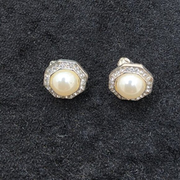 JJG Jonette for Napier Jewelry - Vintage JJG Jonette for Napier Silver Tone Octagon Faux Pearl Clip On Earrings